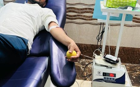 समाजसेवी ने कराया रक्तदान कैंप का आयोजन--