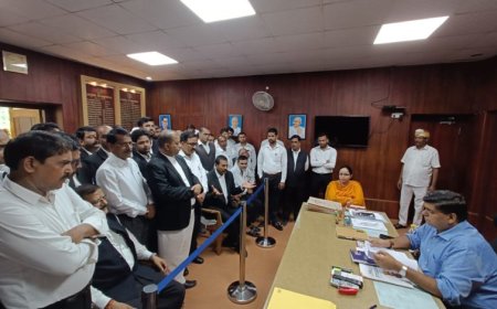 रंगरेजा रेस्टोरेंट सील करने की मांग को लेकर कमिश्नर से मिला अधिवक्ताओं का प्रतिनिधि मंडल--