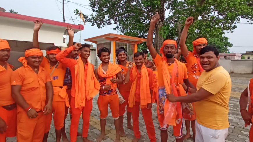 समाजसेवी ने अंग वस्त्र देकर कांवरियों को किया सम्मानित, जत्था हुआ रवाना