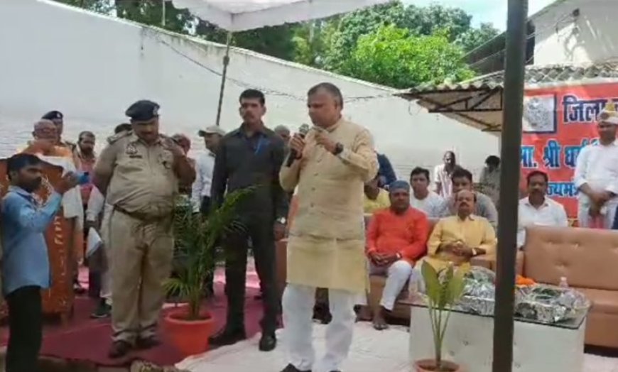 कारागार मंत्री ने किया बंदियों से किया संवाद---