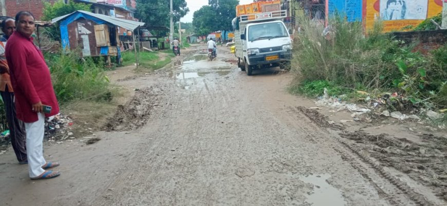 अपनी बदहाली पर आंसू बहा रहा चित्राखोर कराहपिठिया मार्ग---