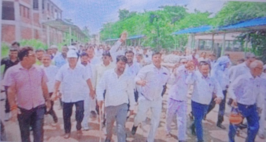 वकीलों ने सीएम का शव यात्रा निकाल फूंका पुतला--