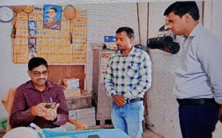 निरीक्षण में अनुपस्थित मिले शिक्षक, गंदगी पर मिली फटकार