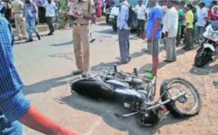 सड़क हादसे में बाइक सवार सगे भाई घायल