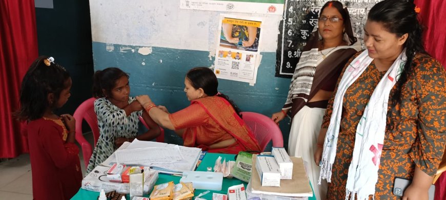 पीएचसी बनकटी में शिविर लगाकर किया टीकाकरण