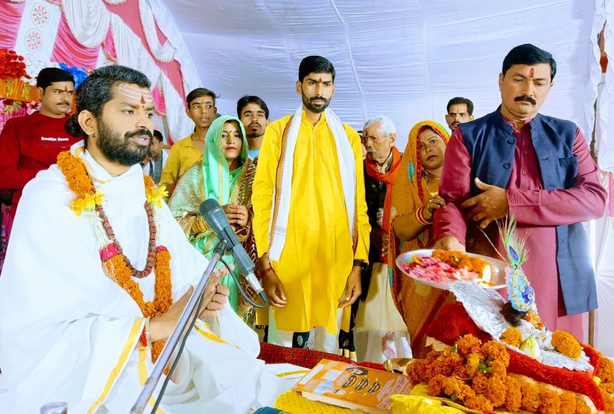 भगवान के अवतरित होते ही हर तरफ बधाई रे बधाई