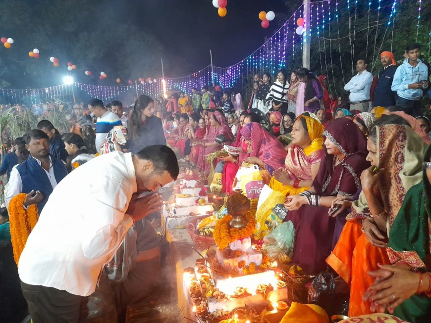 उगते सूर्य को अर्घ्य देकर 36 घण्टे बाद व्रती महिलाओं ने किया पारण*