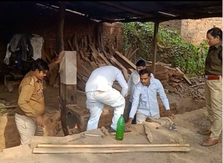 बिना लाइसेंस चल रही आरा मशीन को वन क्षेत्राधिकारी ने कराया सील