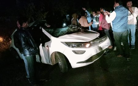 खड़े ट्रक से टकराई कार,तीन लोग घायल