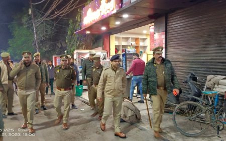 5 किमी पैदल गस्त कर सीओ कैंट ने हटवाया अतिक्रमण