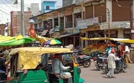 सड़क किनारे टैक्सी स्टैंड दुघर्टना को दे रही दावत