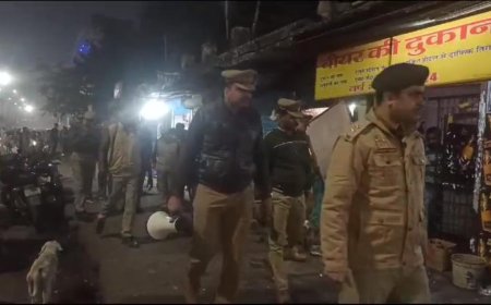 सीओ कैंट ने अतिक्रमण के खिलाफ पैदल गस्त कर चलाया अभियान