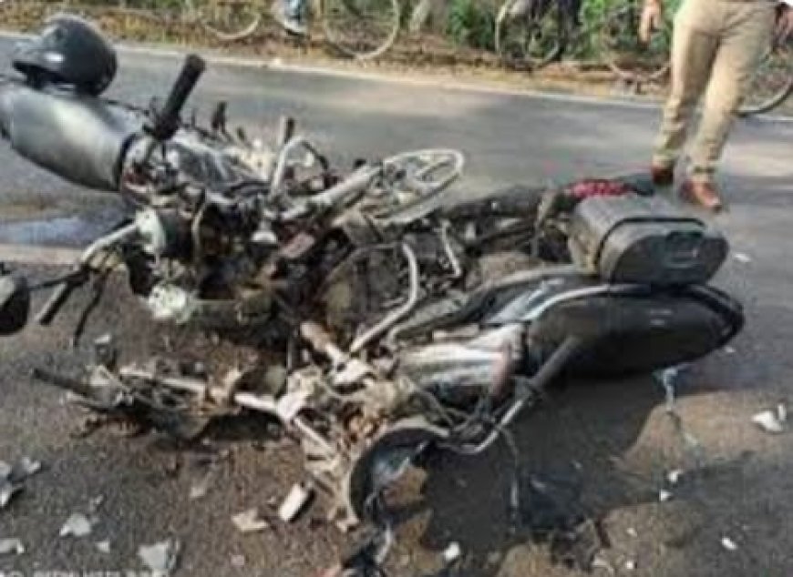 दो बाइकों की टक्कर में तीन घायल