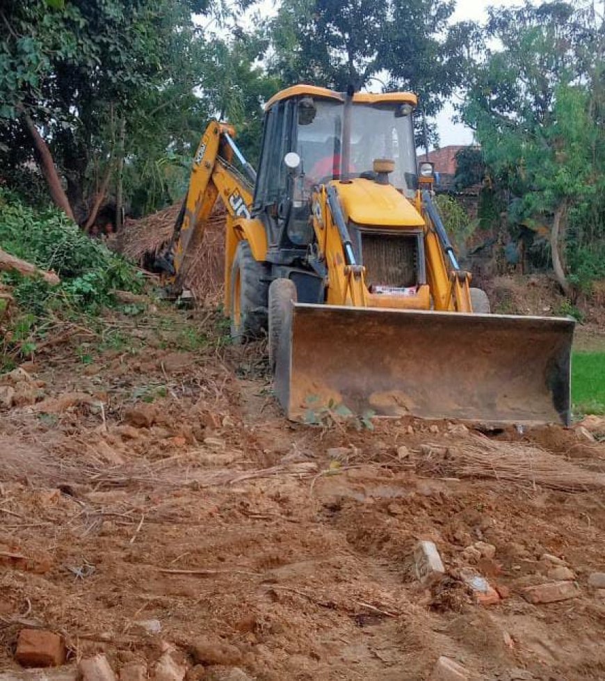 सड़क निर्माण को ग्रामीणों ने रोका