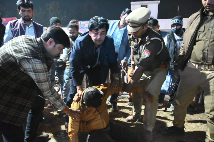 काफिला रोक कर घायल की मदद में जुटे सांसद