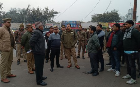 आवागमन संचालित कराने बसों के साथ पुलिस बल हुई रवाना