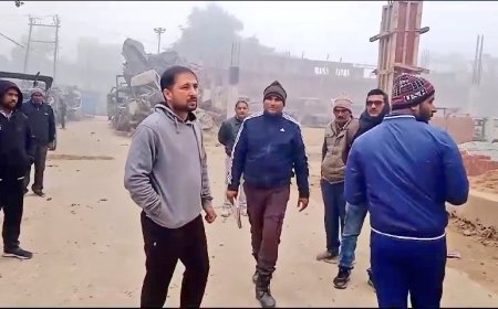 नगर आयुक्त ने जोनल अफसर को सो कॉज नोटिस किया जारी