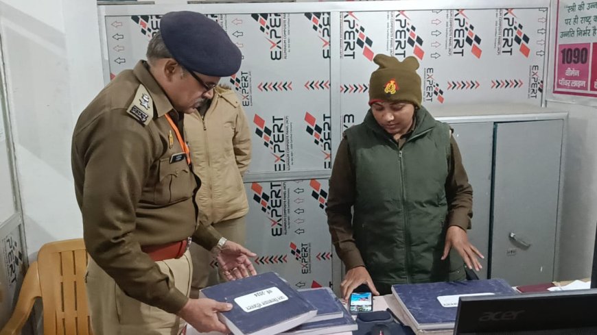 एएसपी ने रूधौली थाना व कस्बे का किया निरीक्षण, दिया निर्देश