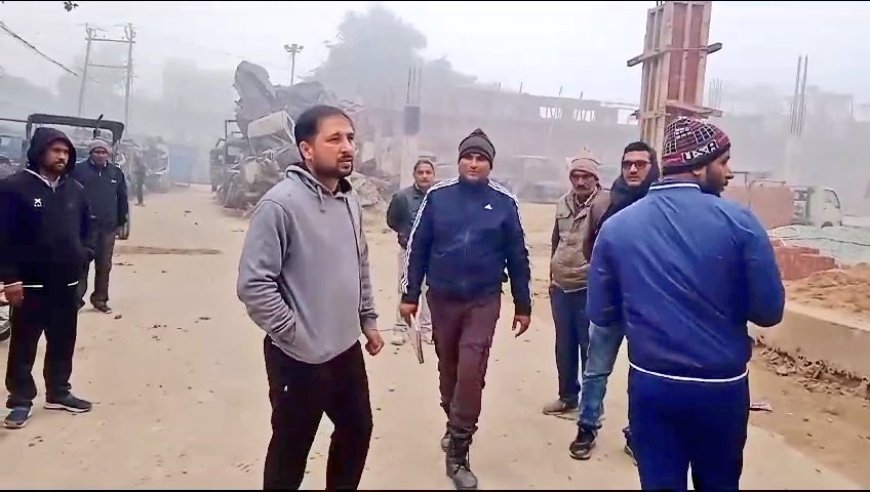 नगर आयुक्त ने जोनल अफसर को सो कॉज नोटिस किया जारी