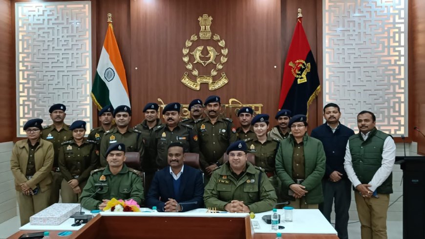 पुलिस अधिकारियों ने आईजी रेंज को आगरा के लिए किया विदा