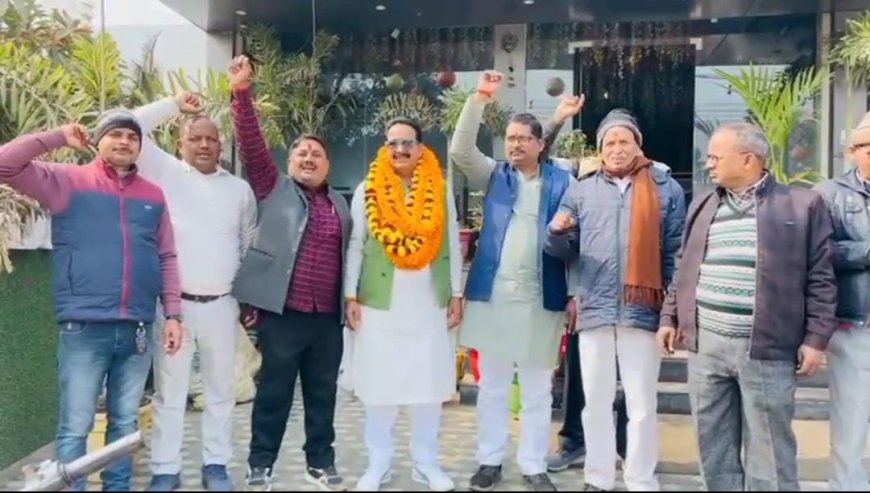 प्रदेश अध्यक्ष के बस्ती आगमन पर शिक्षकों ने किया भव्य स्वागत