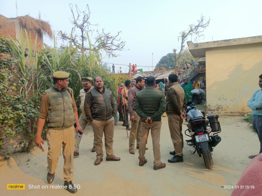 दुपट्टे के सहारे युवती का शव मिलने से मचा हड़कंप