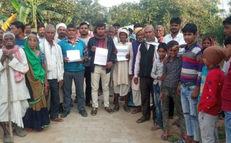 अपात्रों को पट्टा करने पर प्रधान व लेखपाल की शिकायत