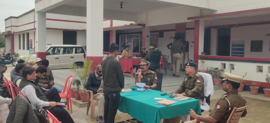 सीओ रूधौली ने सुनी फरियादियों की समस्याएं