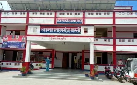 सड़क पर अतिक्रमण से जलनिकासी प्रभावित