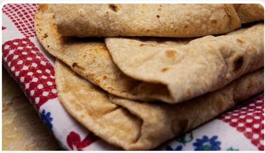 थूक लगाकर रोटी बना रहा था कारीगर,वीडियो वायरल