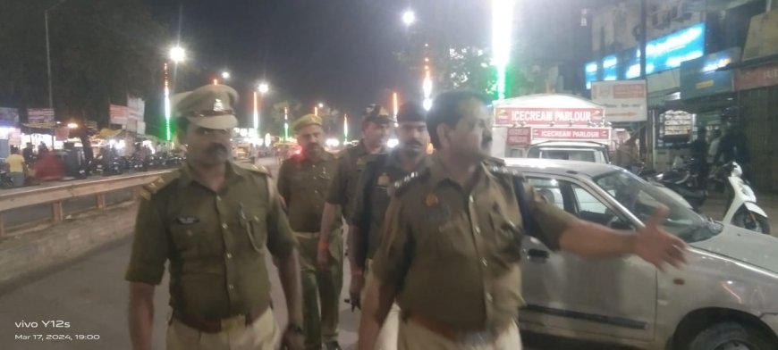 चुनाव व त्यौहारों के दृष्टिगत पुलिस ने किया पैदल मार्च