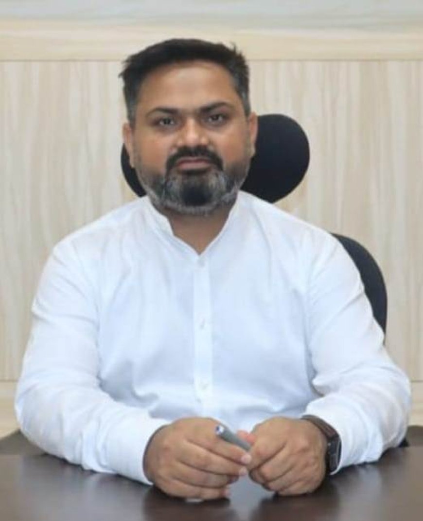 निर्वाचन कार्य में लापरवाही पर चार कार्मिकों का रोका वेतन