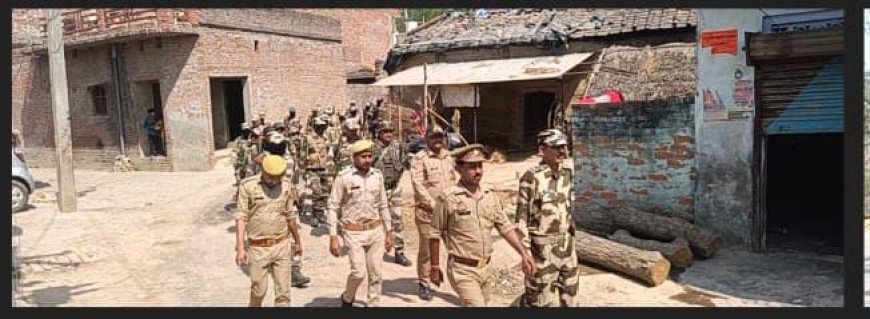 अर्धसैनिक बलों के साथ पुलिस ने किया फ्लैग मार्च