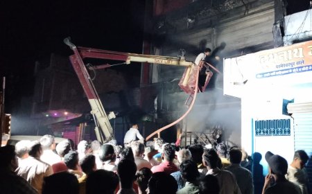 शाम्भवी काम्प्लेक्स में आग लगने से करोड़ों का नुकसान