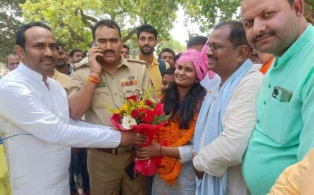 आईएएस बनकर लौटी बस्ती की बेटी, जगह-जगह स्वागत