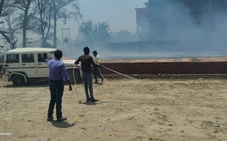 द‌ ड्रीम पैलेस के पास लगी भीषण आग