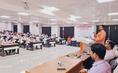 लोकतंत्र के महापर्व में मताधिकार का उपयोग कर भागीदारी सुनिश्चित करें चिकित्सकीय विद्यार्थी - घनश्याम शाही