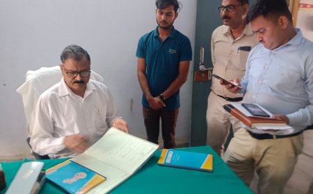 सीएमओ के औचक निरीक्षण में अनुपस्थित मिले ढाई दर्जन स्वास्थ्य कर्मी