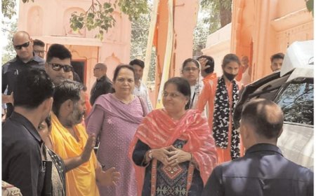 मखौड़ा धाम पहुंची केंद्रीय गृह मंत्री अमित शाह की पत्नी
