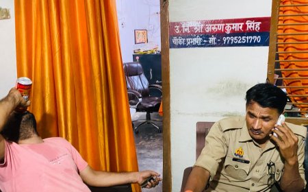 चौकी में बैठे युवक का शराब पीते  फोटो वायरल,सिपाही निलंबित