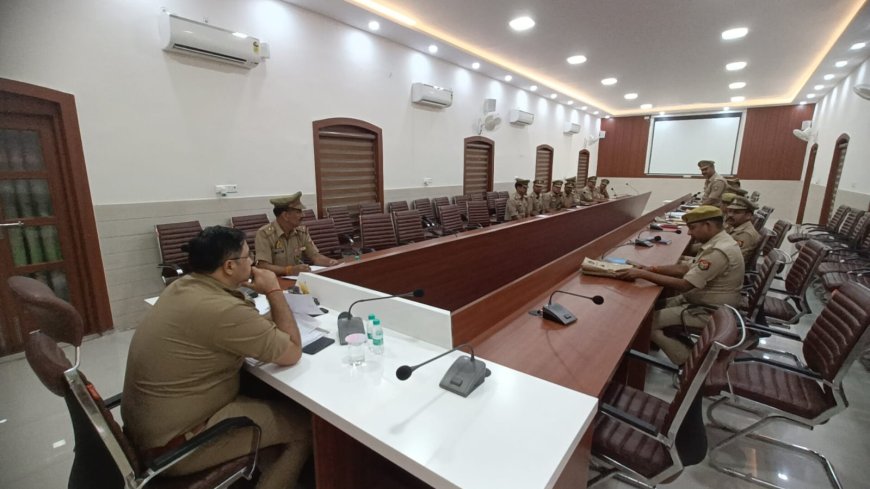 एसएसपी ने की विवेचकों के साथ बैठक