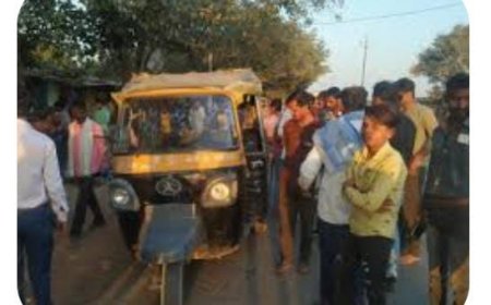 ऑटो व बाइक की भिड़ंत में दो घायल, जिला अस्पताल रेफर।