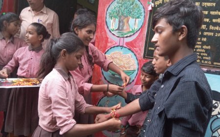 राखी बनाओ थाली सजाओ प्रतियोगिता में पुरस्कृत हुई छात्राएं