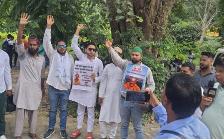 एसपी आफिस के सामने विरोध प्रदर्शन कर किया नारेबाजी