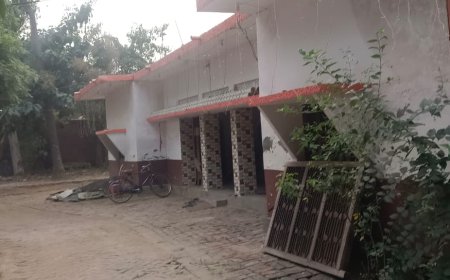 पोस्टर लगाने गए युवक का संदिग्ध परिस्थितियों में मिला शव, गाँव में मचा कोहराम