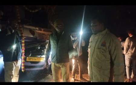 गन्ना लदी ट्राली से टकराई बस,दो घायल