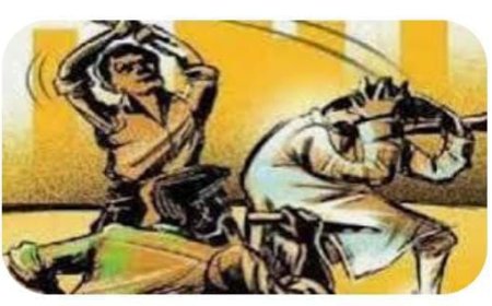 मुकदमा वापस लेने से इंकार करने पर मारने पीटने का आरोप