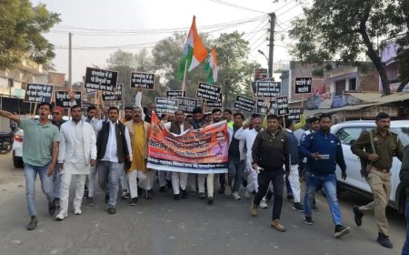 बांग्लादेश में हिंदुओं पर अत्याचार के विरोध में सड़क पर उतरे पूर्व विधायक सहित भाजपाई