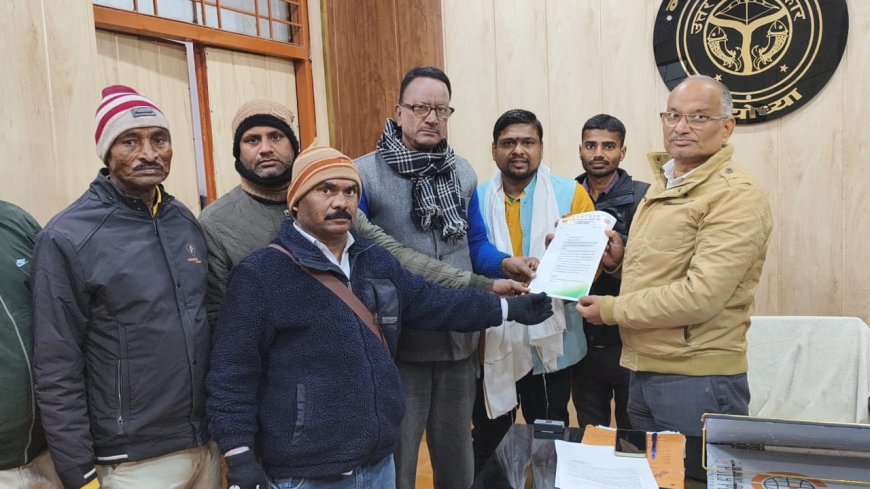 मृतक पत्रकार के परिवार को एक करोड़ मुआवजा व सरकारी नौकरी की मांग