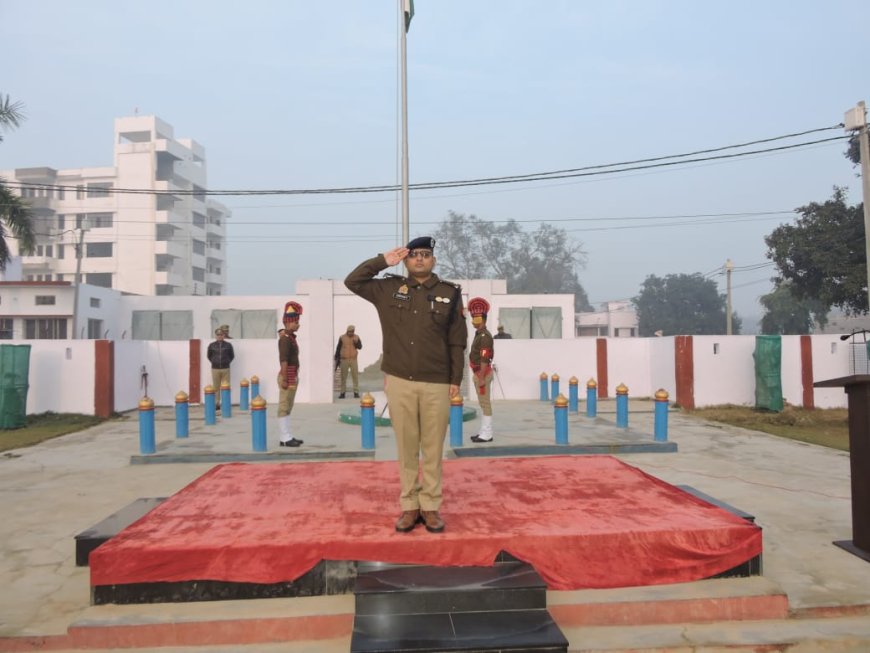 एसपी ने किया साप्ताहिक परेड का निरीक्षण